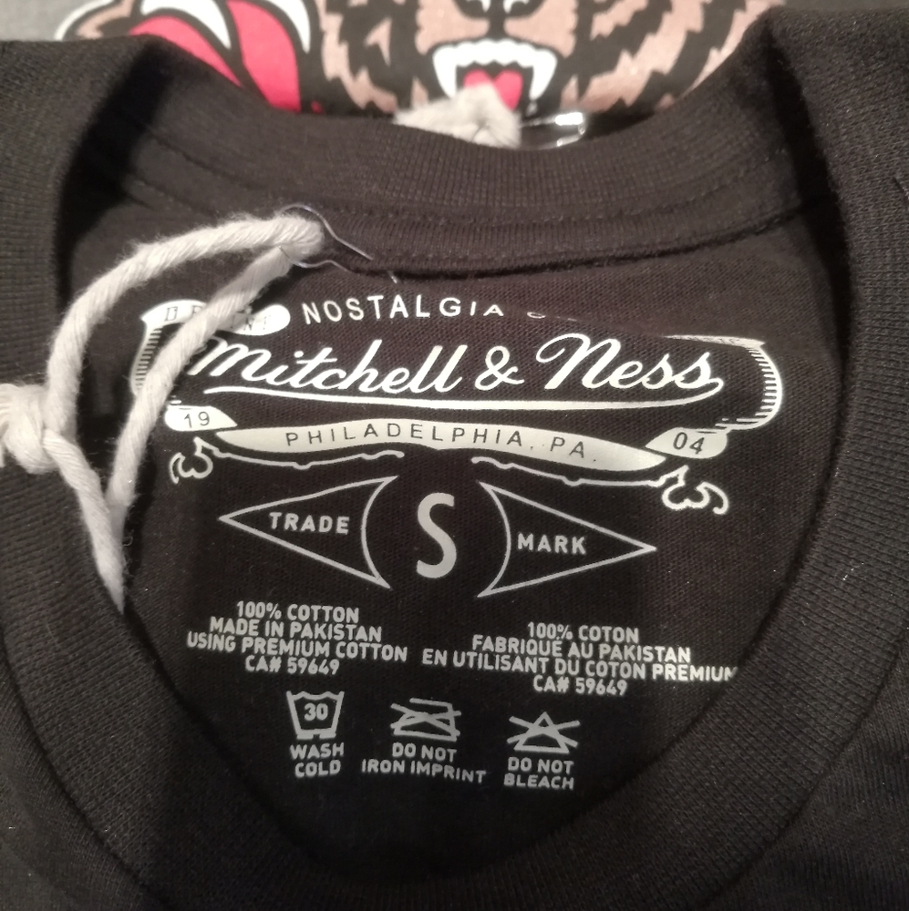 Brand new Grizzlies shirt Black or Grey Mitchell & Ness Full size run - Picture 6 of 6